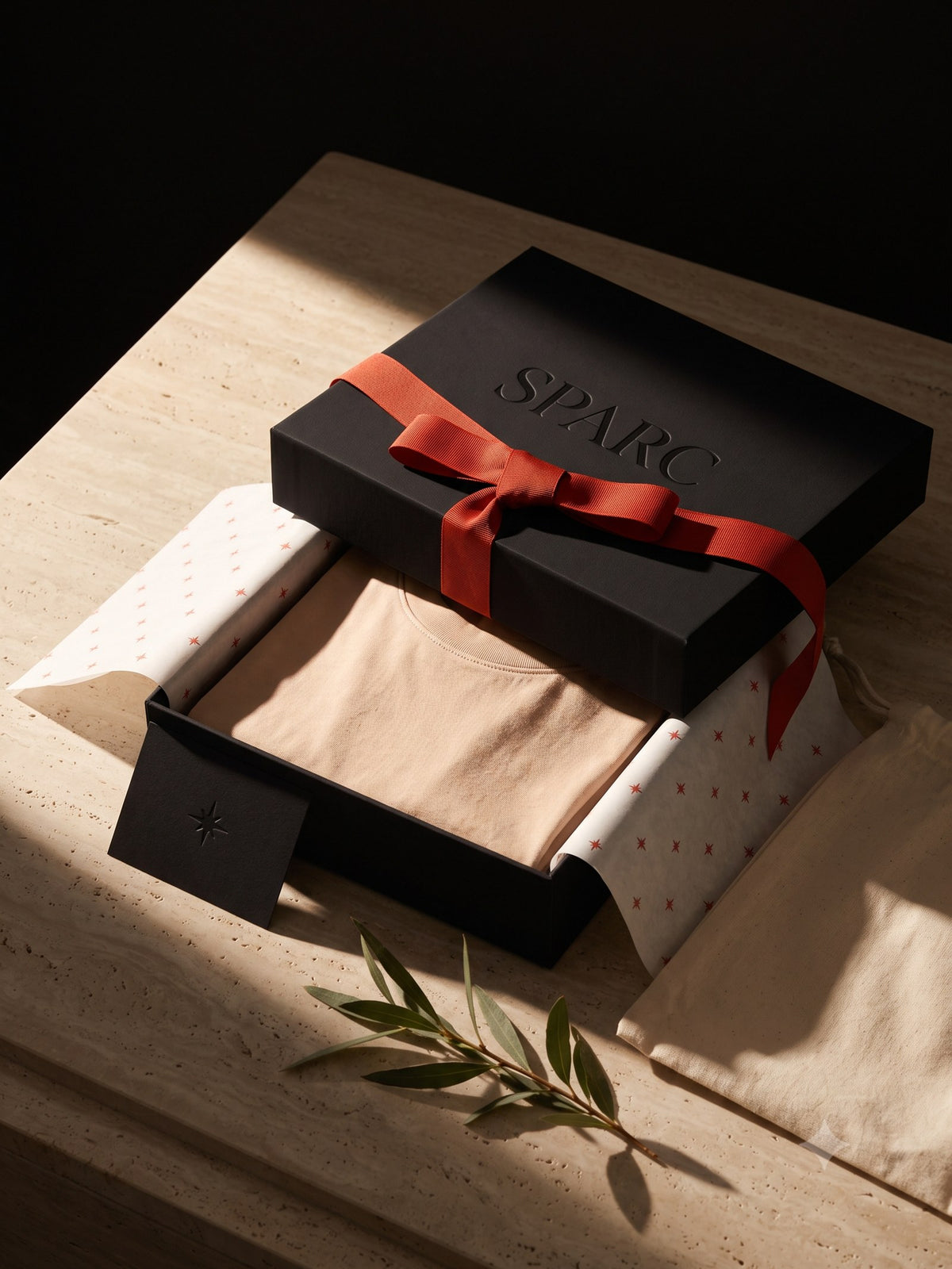 Base Organic Cotton Tee, the box