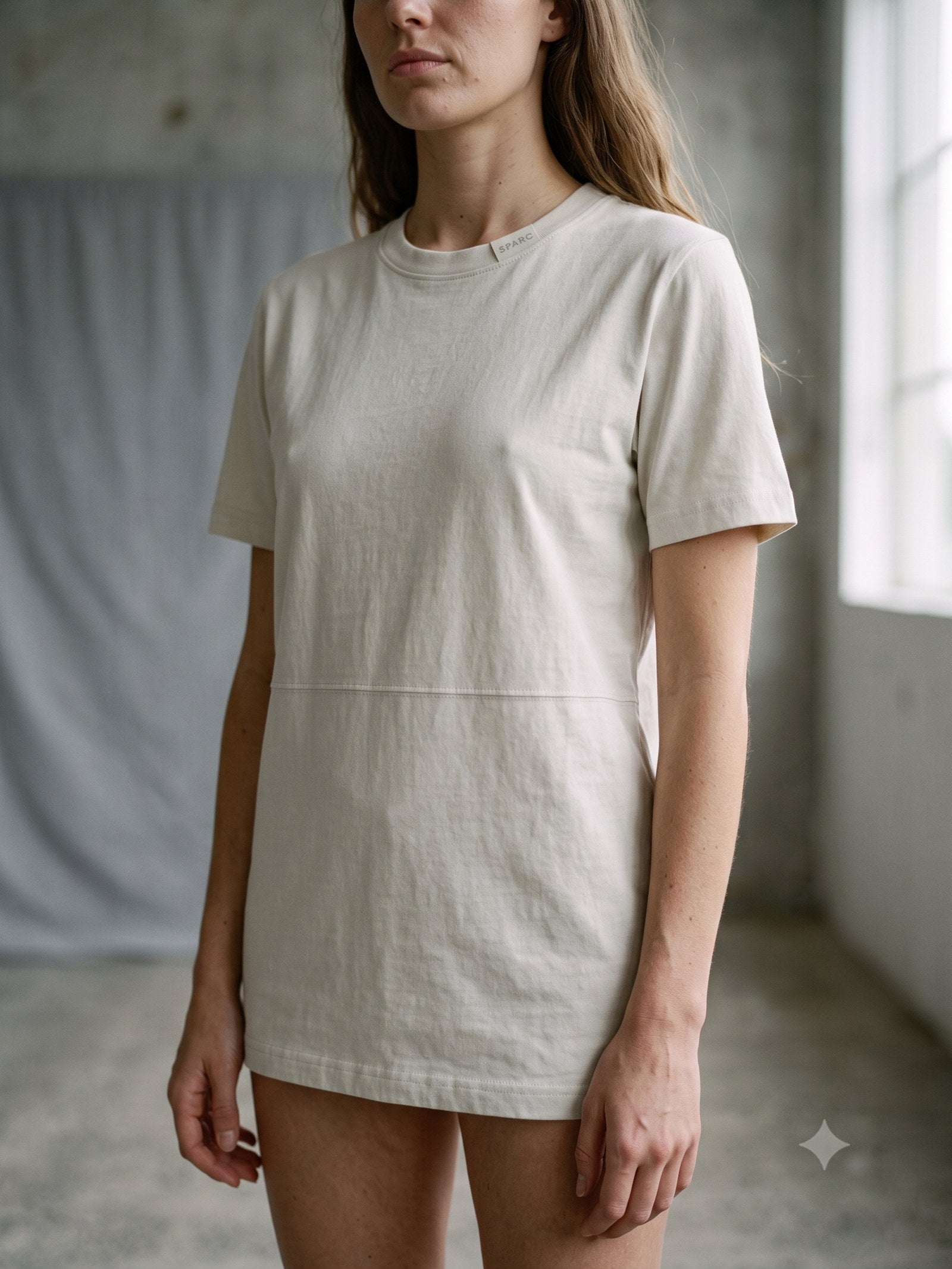 Base Organic Cotton Tee in Cloud, detail