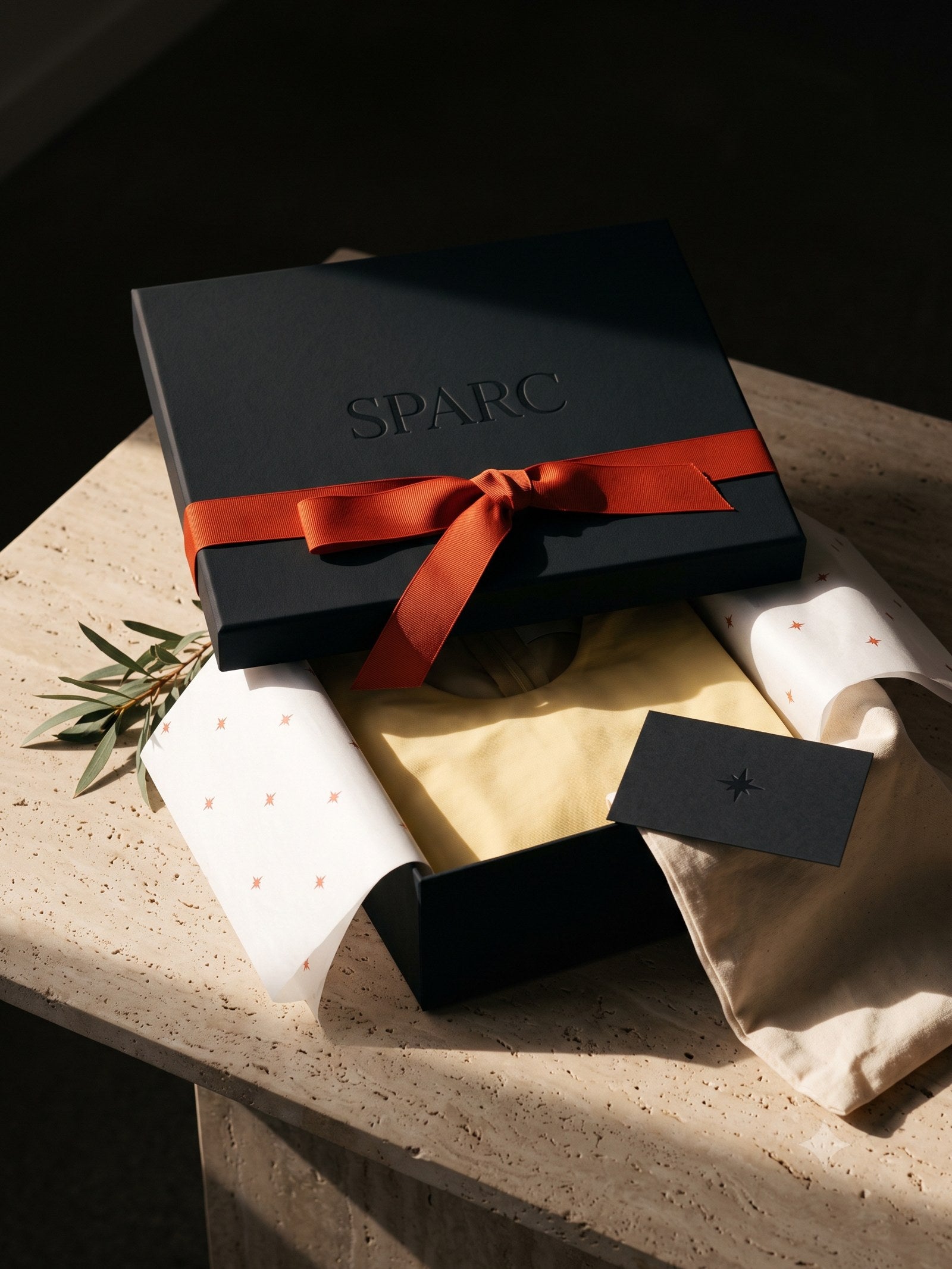 Kindle Faille Bow-Back Mini, the box
