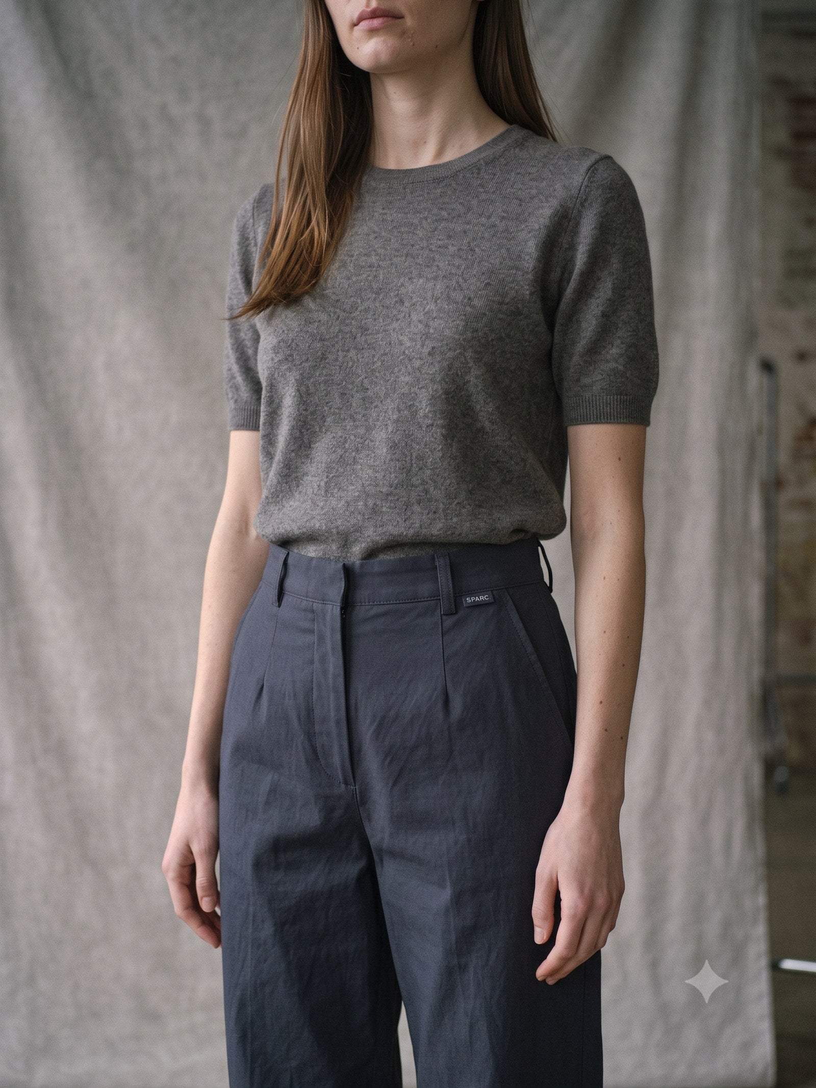 Pivot Cotton Barrel Pant in Ink, detail