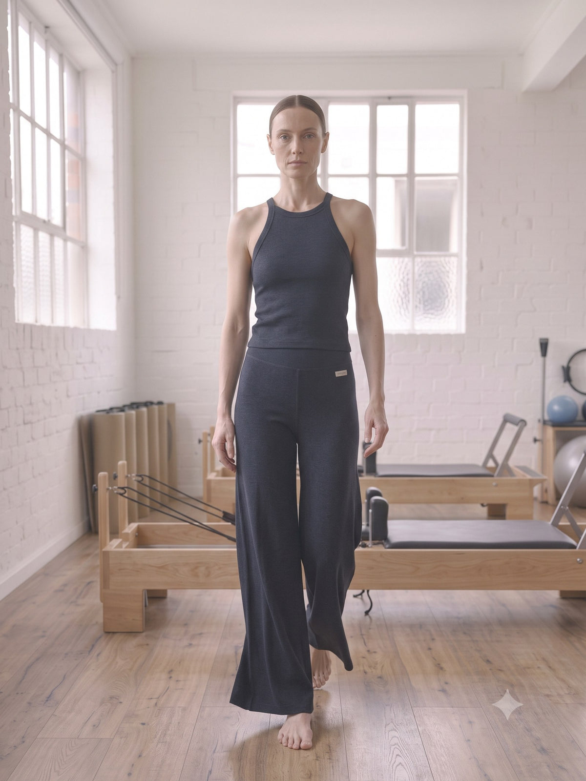 Tempo Wide-Leg Active Pant in Ink, in motion