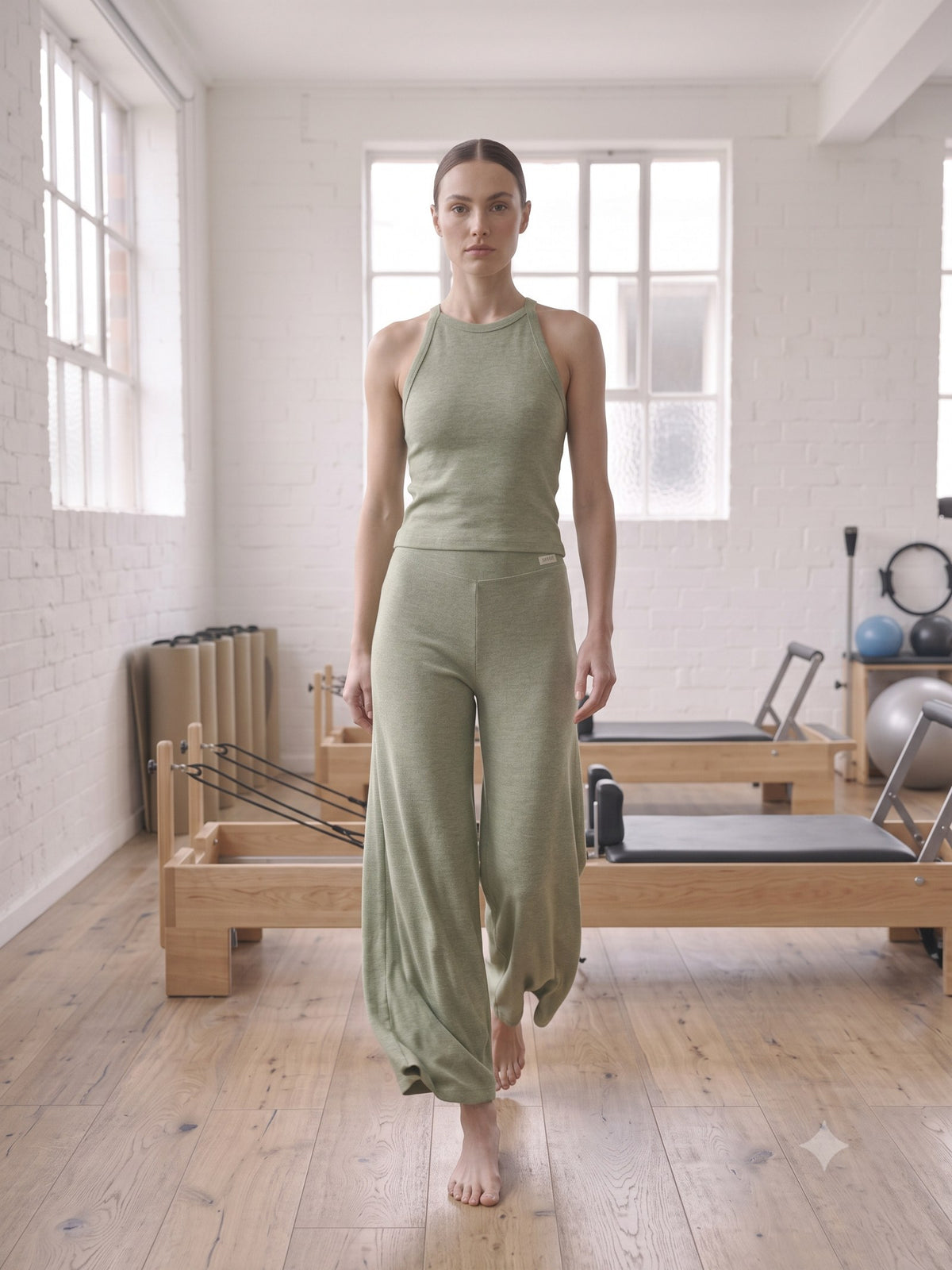 Tempo Wide-Leg Active Pant in Sage Marl, in motion