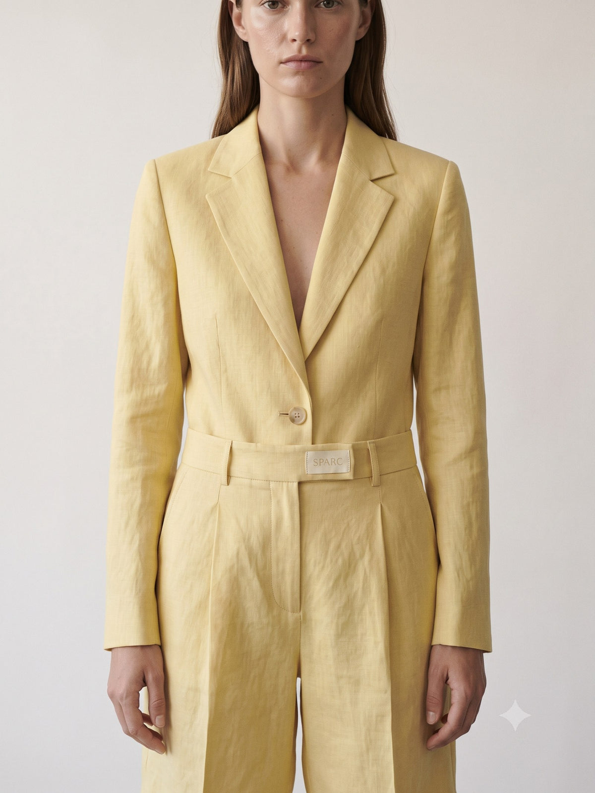 Tinder Linen-Silk Bermuda in Butter, detail